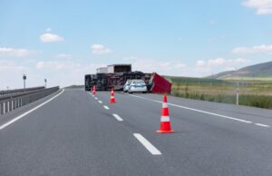 Read more about the article What Are Common Types of Truck Accidents?