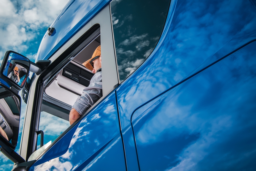 You are currently viewing Is the Truck Driver the Best Defendant to Go After When Suing for a Truck Accident?