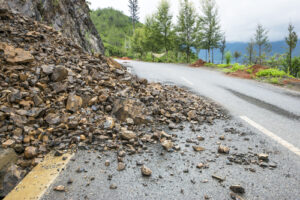 Read more about the article Who Is Liable for A Crash Caused by Road Debris?