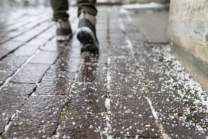 Read more about the article Cincinnati News: Icy Sidewalks Can Lead To Slip And Fall Accidents