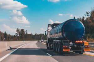 Read more about the article Ohio Tractor Trailer And Oil Tanker Collide, Cause Dangerous Explosion