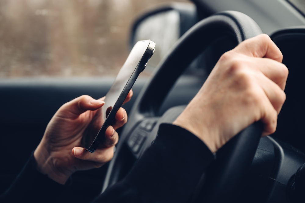 You are currently viewing Ohio Truck Accidents: Texting Truck Drivers 23 Times More Likely To Crash